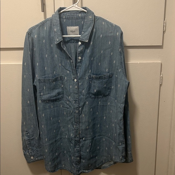 Rails Light Blue Denim Shirt with Cactus Pattern PTP 22 length 30 - Picture 2 of 8